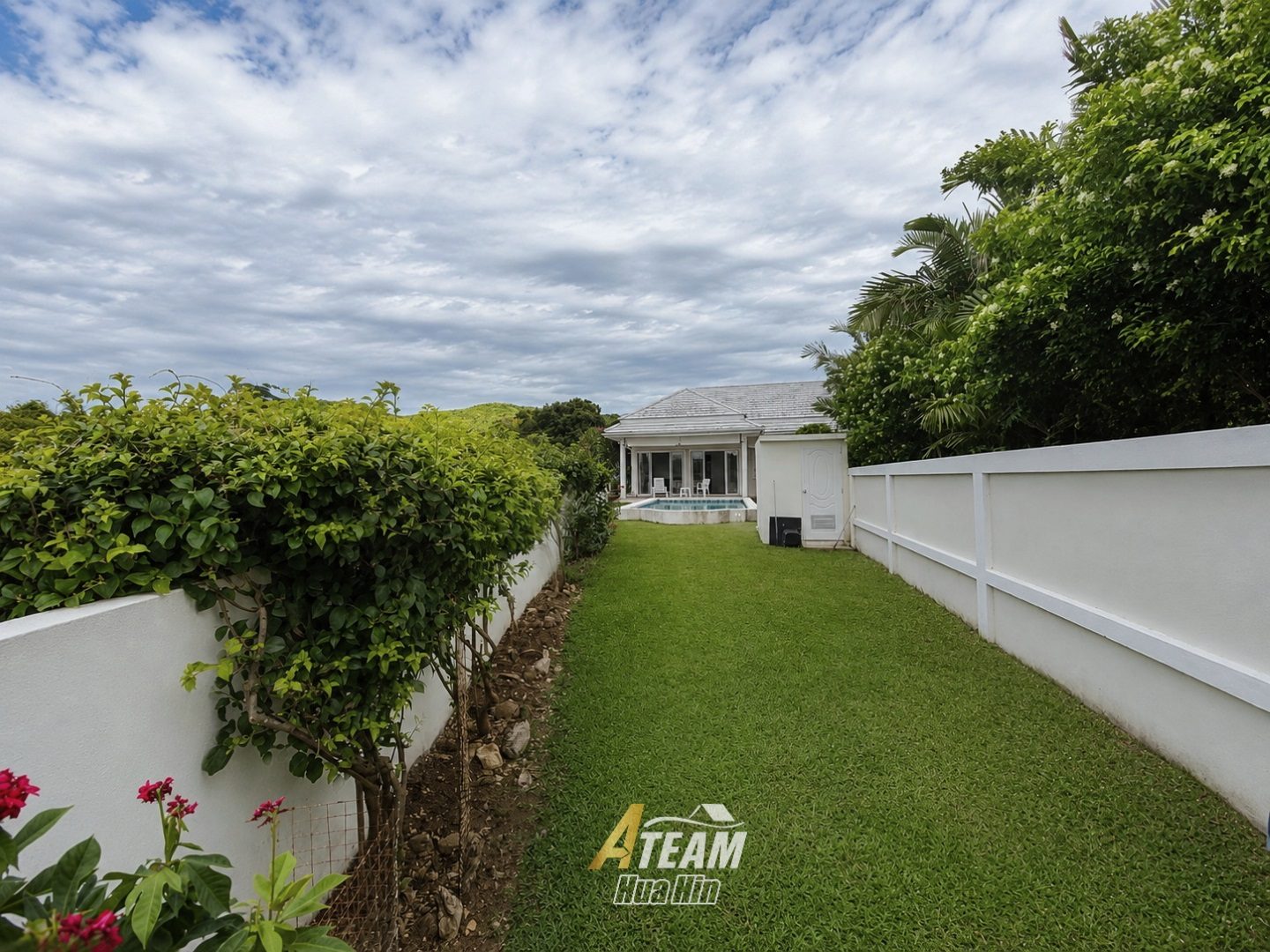 Stylish 2-Bedroom Pool Villa with Pineapple Field Views – Wang Pong, Pranburi, thumbnail 8