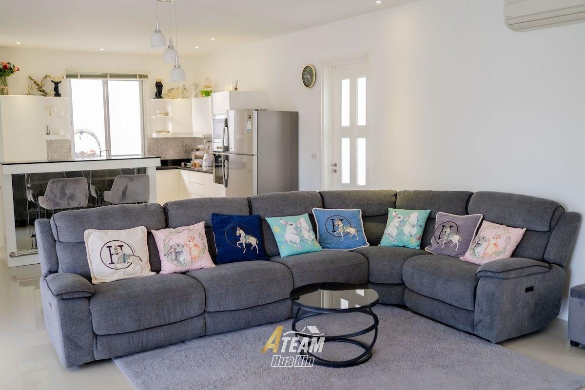 Luxury 3-Bedroom Pool Villa for Sale at Falcon Hill, Soi 102, thumbnail 20