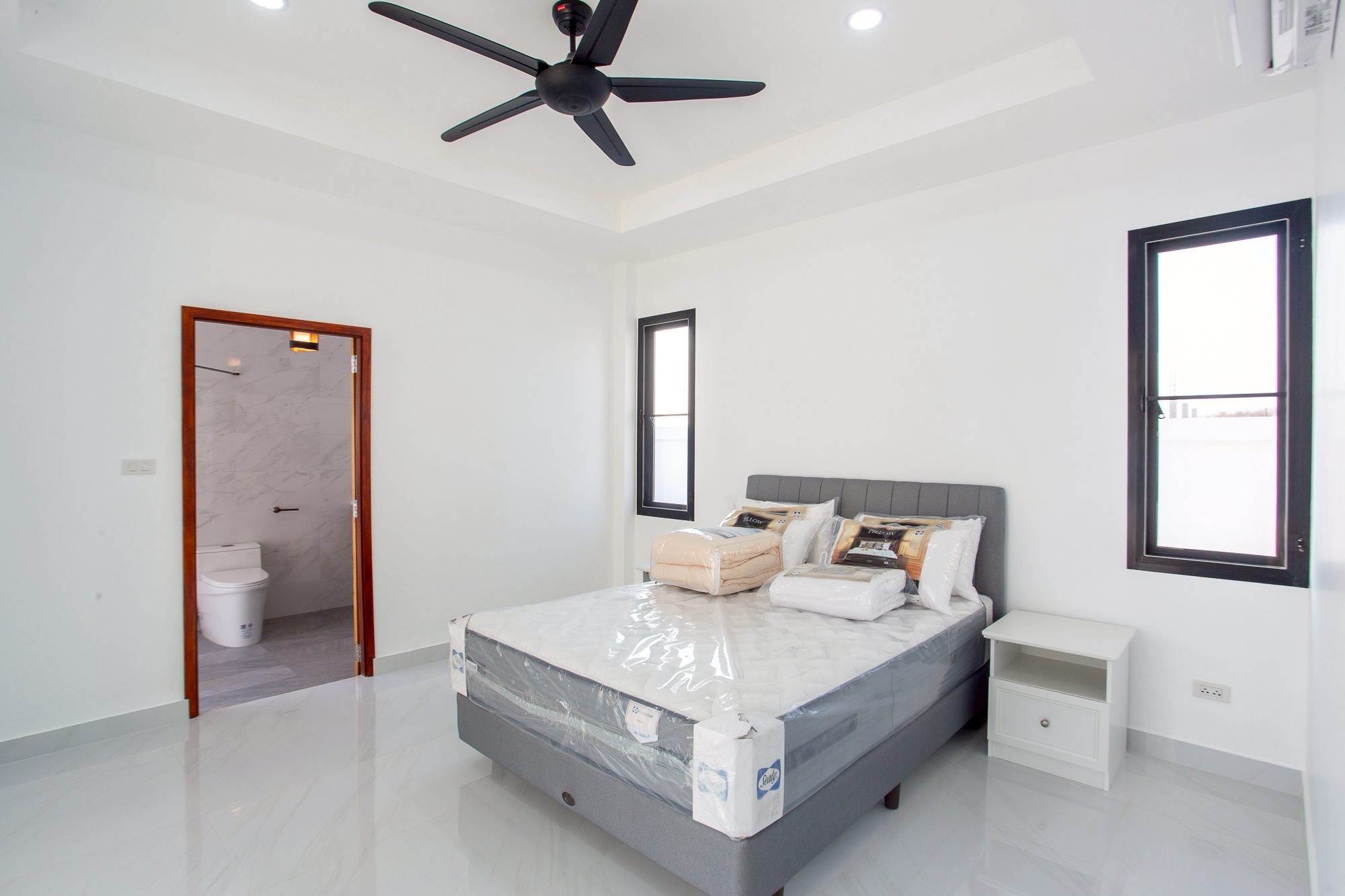 Khao Tao Pool Villa – Affordable 3-Bedroom Home with Mountain Views, thumbnail 9