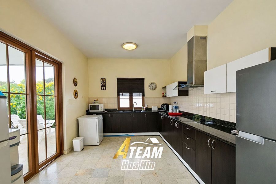 Spacious Living in a Premium Hillside Community, thumbnail 10