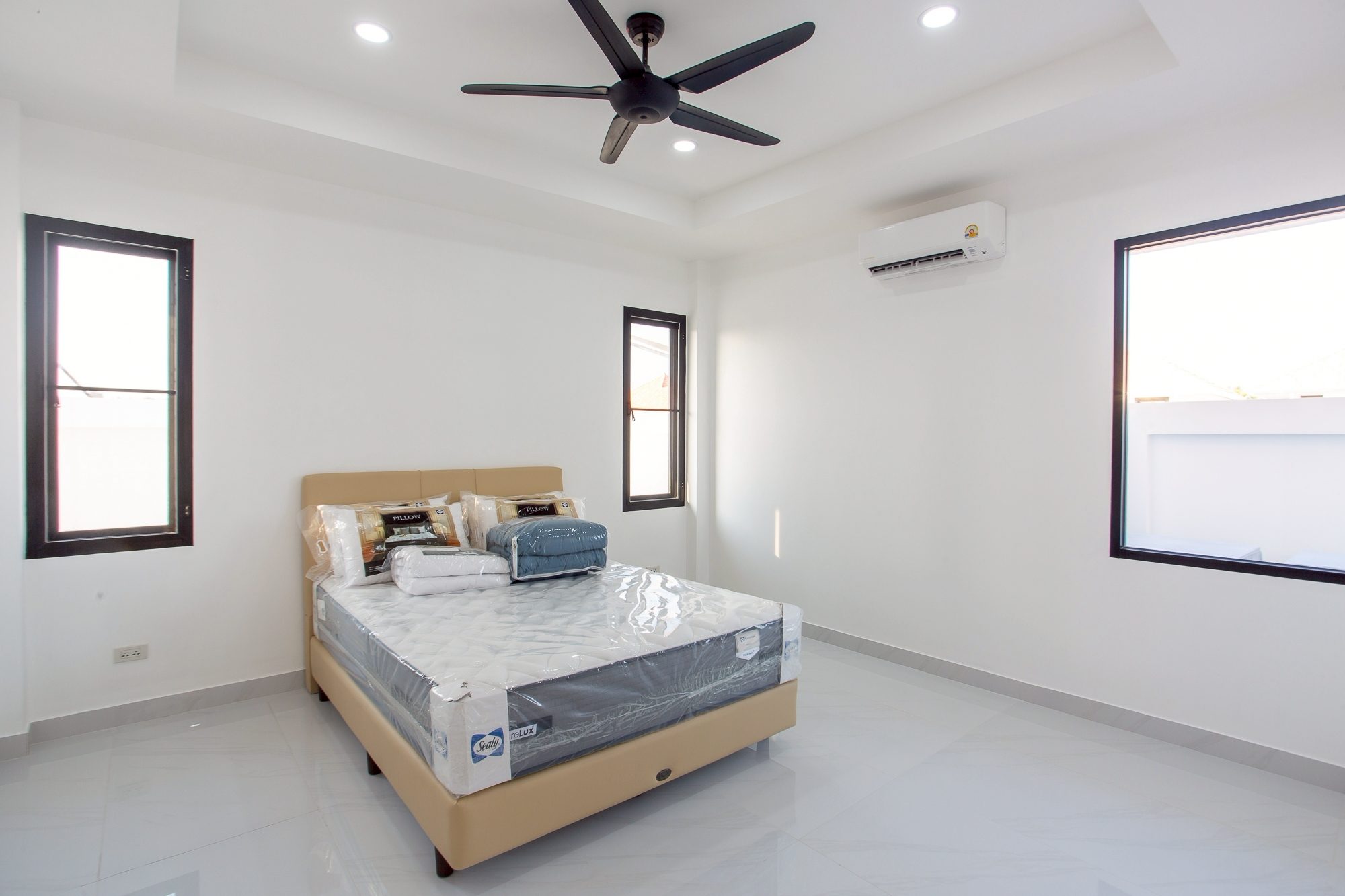 Khao Tao Pool Villa – Affordable 3-Bedroom Home with Mountain Views, thumbnail 11