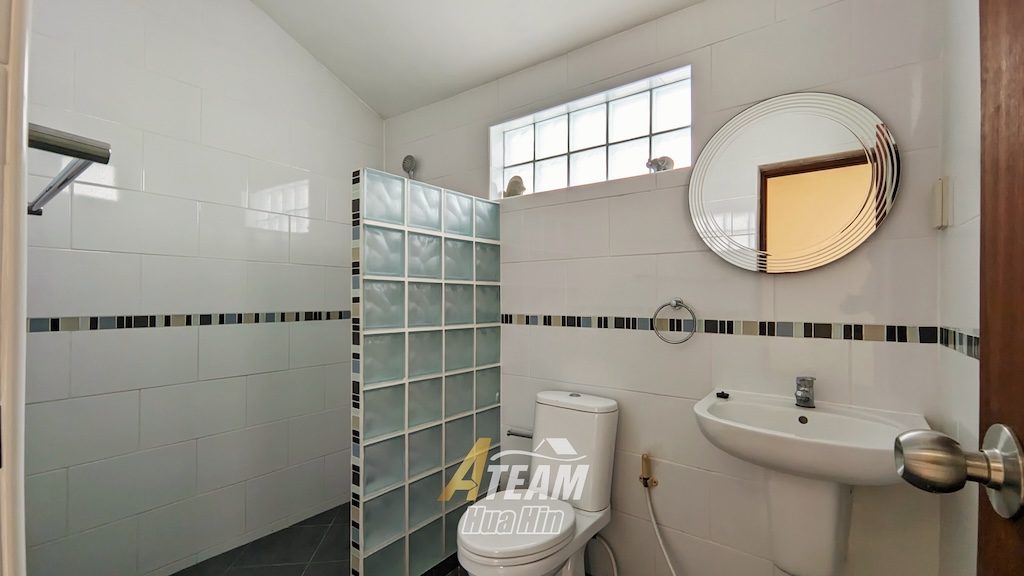 Beautiful  3-Bedroom Pool Villa in Soi 102, Hua Hin, thumbnail 9