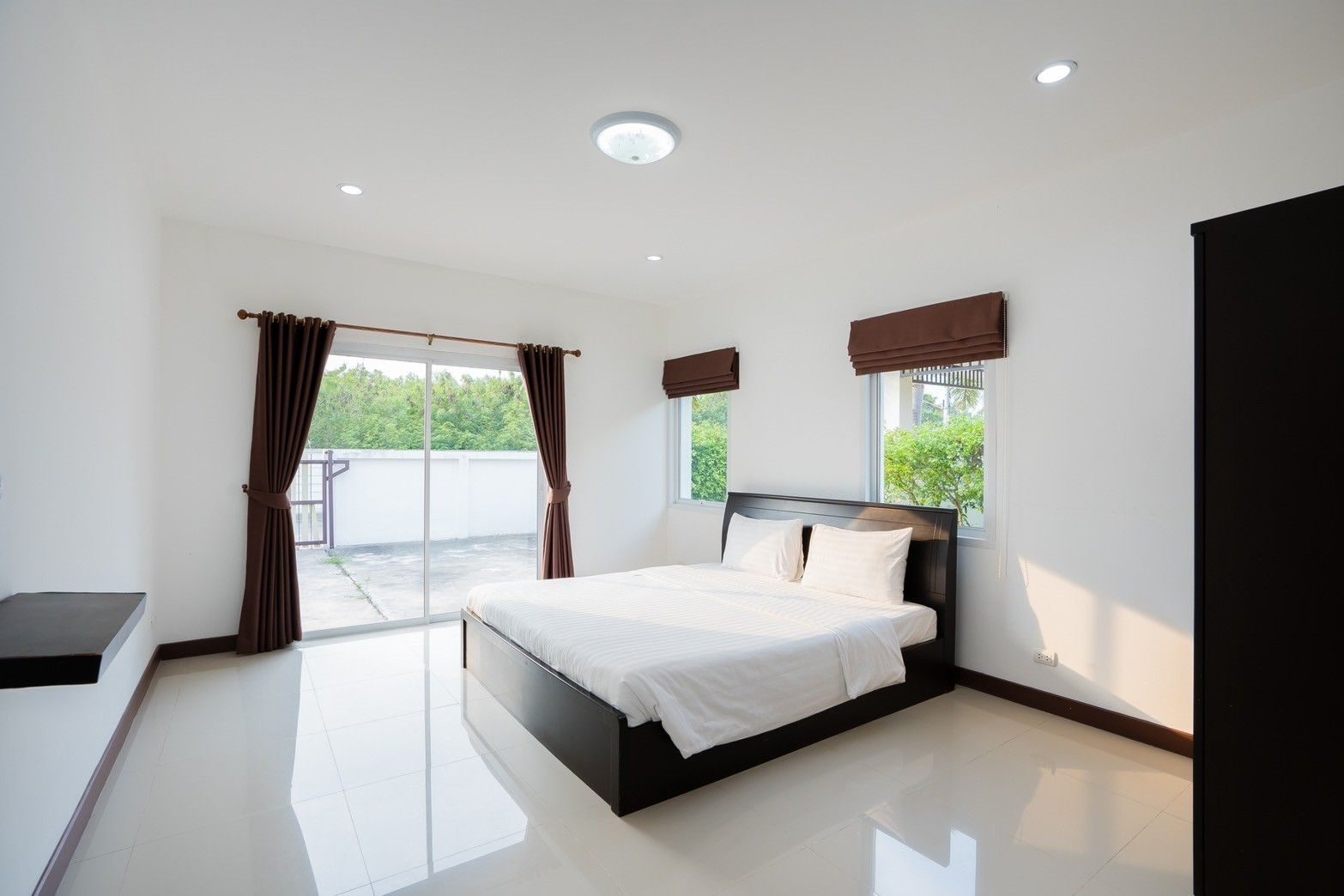 Spacious 4-Bedroom Freehold Pool Villa in Hin Lek Fai, thumbnail 9