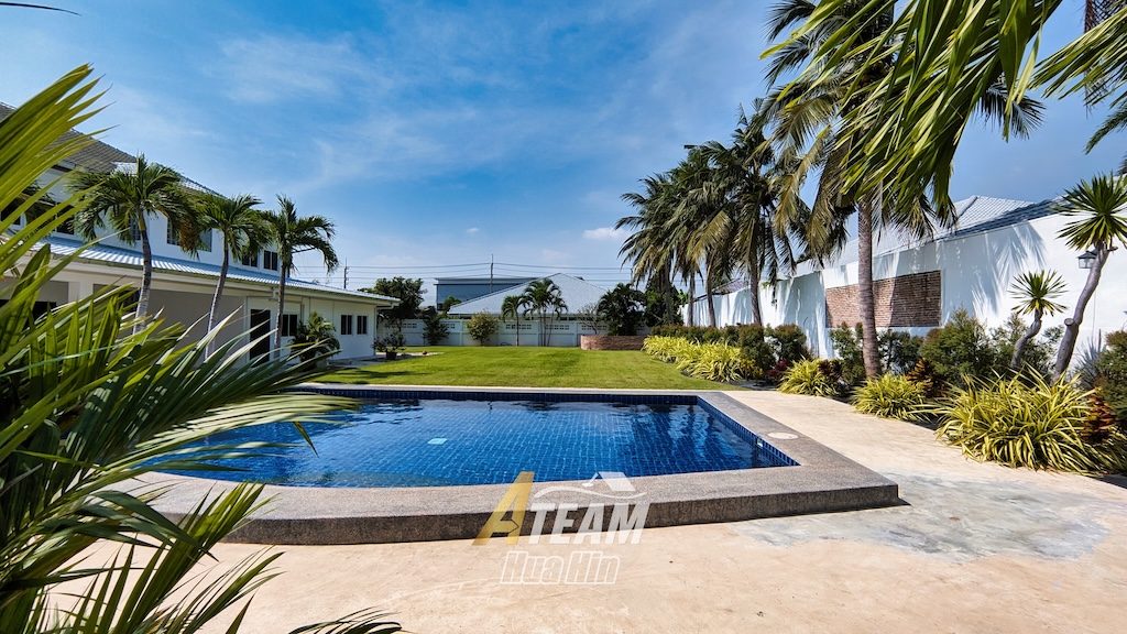 5-Bedroom House for Sale in Hua Hin Center, thumbnail 3
