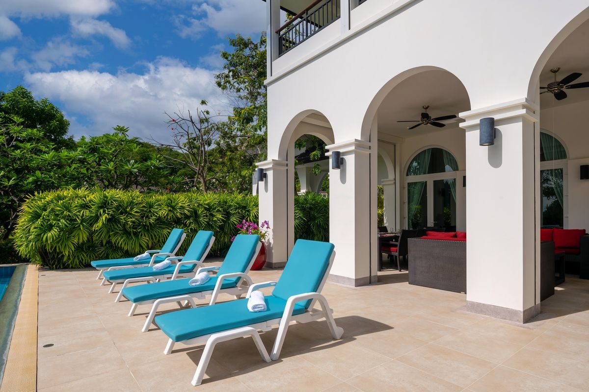 Elegant 6 Bedroom Mansion on a generous Landplot, thumbnail 15