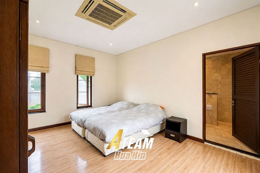 Spacious Living in a Premium Hillside Community, thumbnail 16