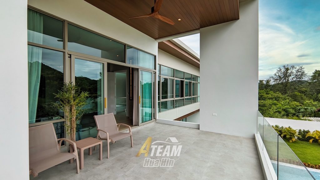 Luxury 4-Bedroom Pool Villa Surrounded by Mountains, thumbnail 40