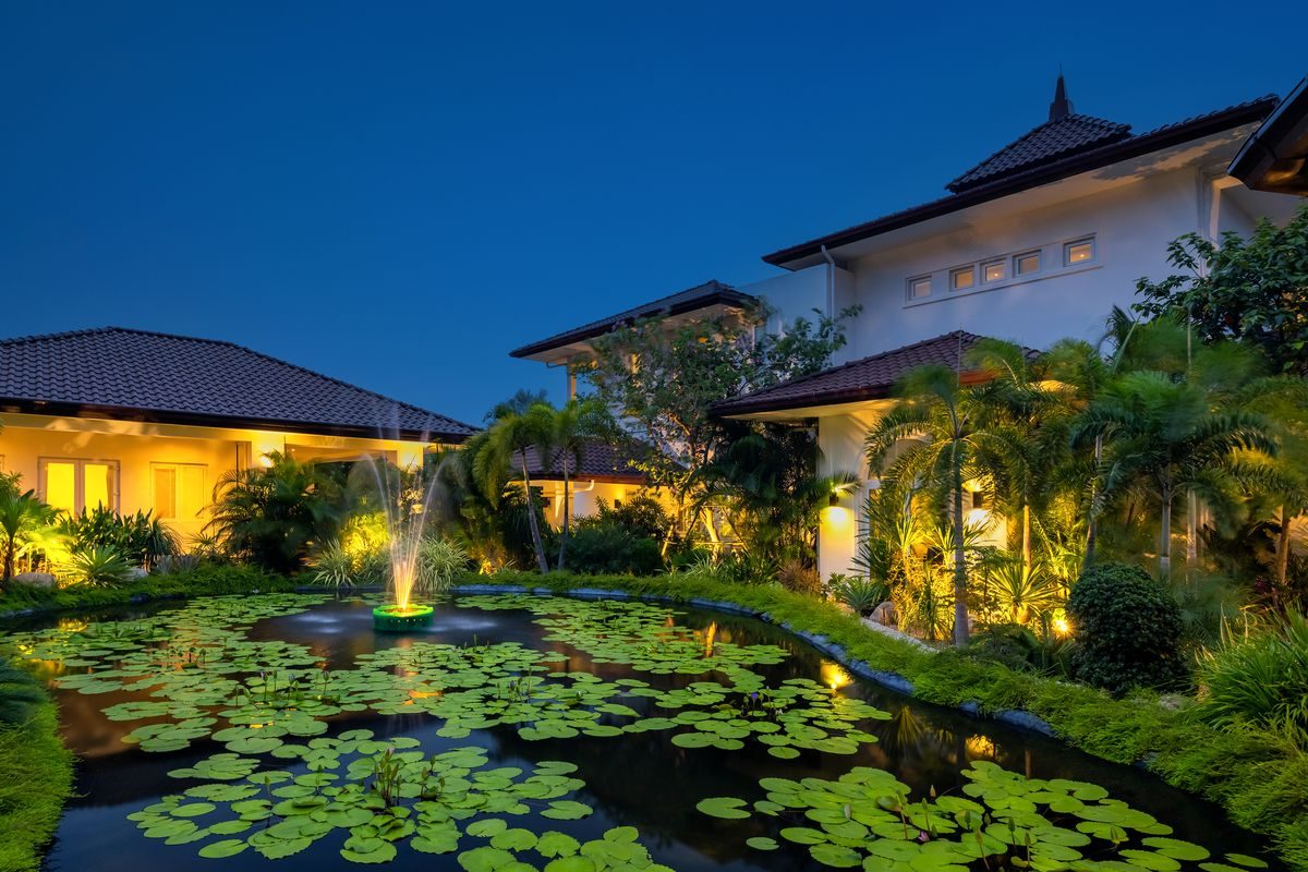 Elegant 6 Bedroom Mansion on a generous Landplot, thumbnail 11