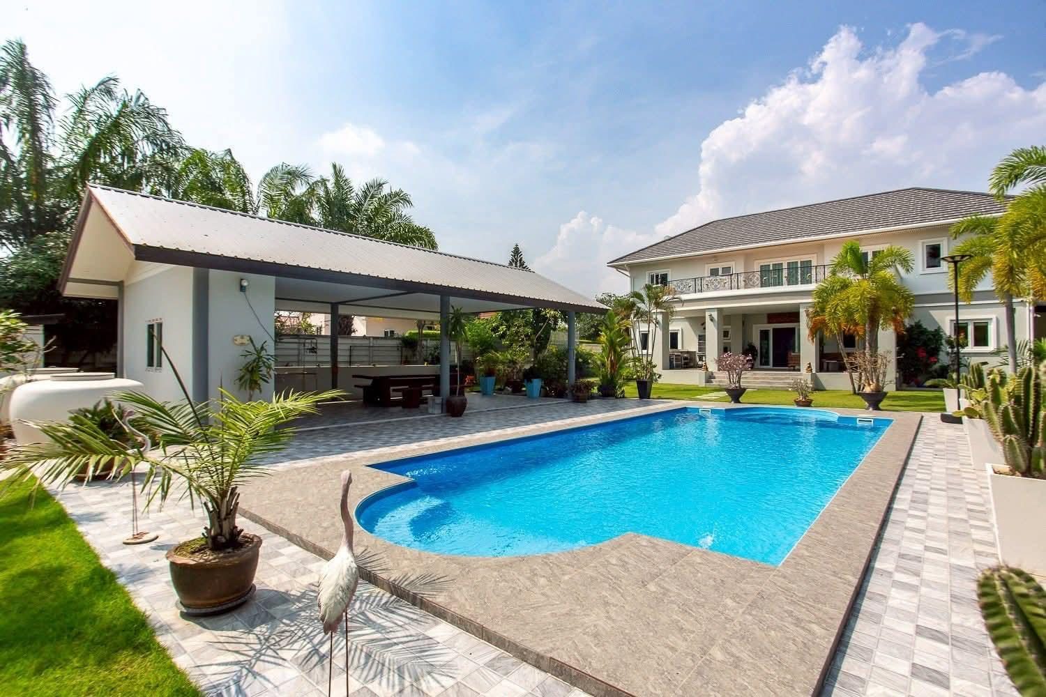 Impressive 7-Bedroom Mansion with Large Saltwater Pool in Cha-Am, thumbnail 6