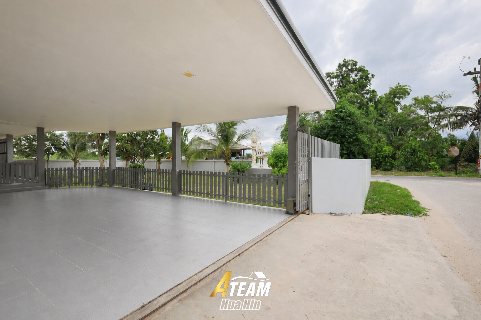 For sale House 3-Bedroom in Black Mountain., thumbnail 24