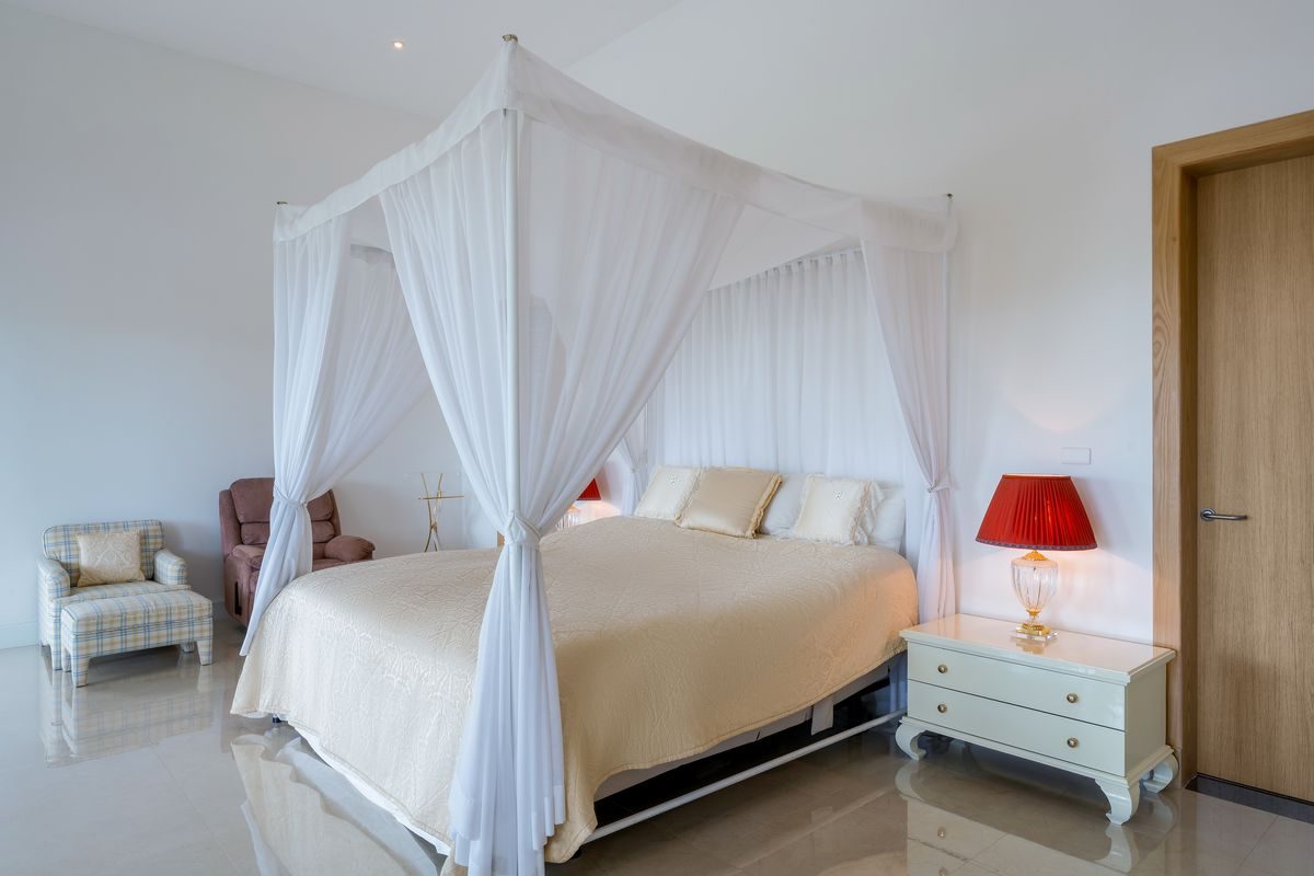 Elegant 6 Bedroom Mansion on a generous Landplot, thumbnail 46