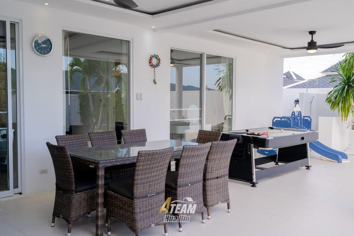 Luxury 3-Bedroom Pool Villa for Sale at Falcon Hill, Soi 102, thumbnail 10