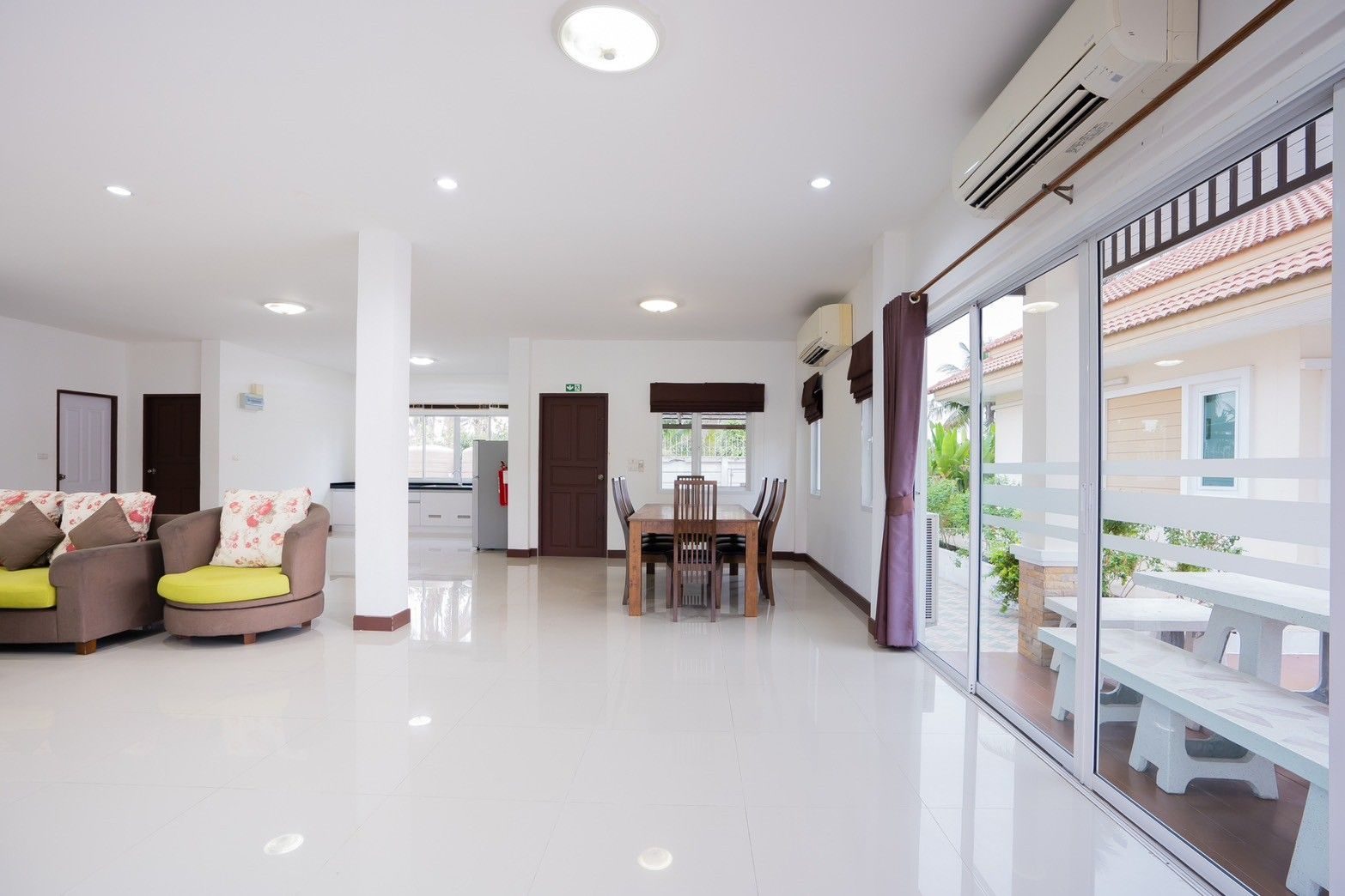 Spacious 4-Bedroom Freehold Pool Villa in Hin Lek Fai, thumbnail 5