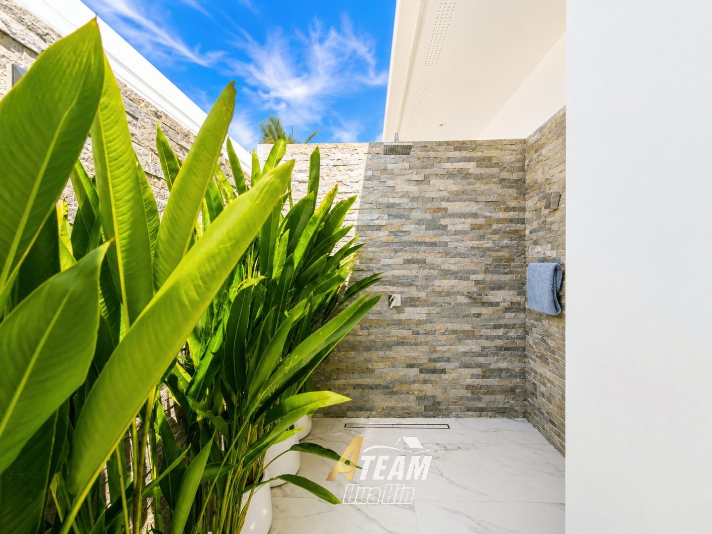 Luxury Villa with Huge Plot and Mountain View, thumbnail 15