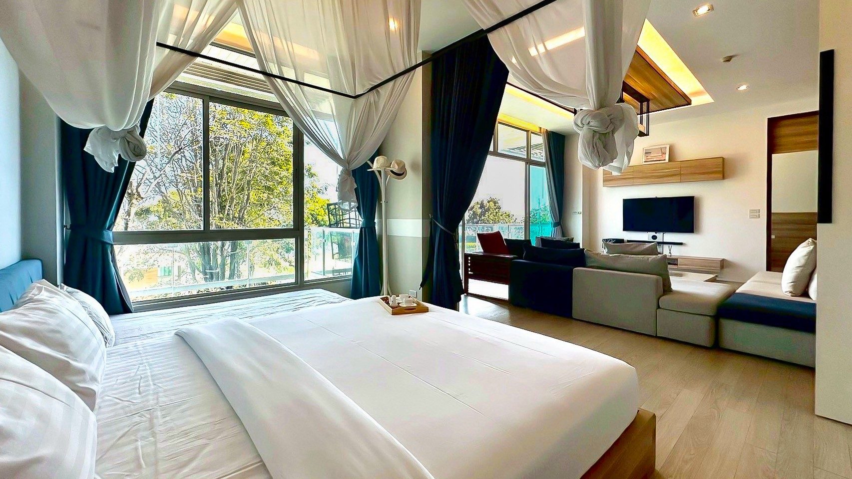 Luxury Beachfront 3-Bedroom Condo for Sale at Wan Vayla Hua Hin, Khao Tao, thumbnail 5