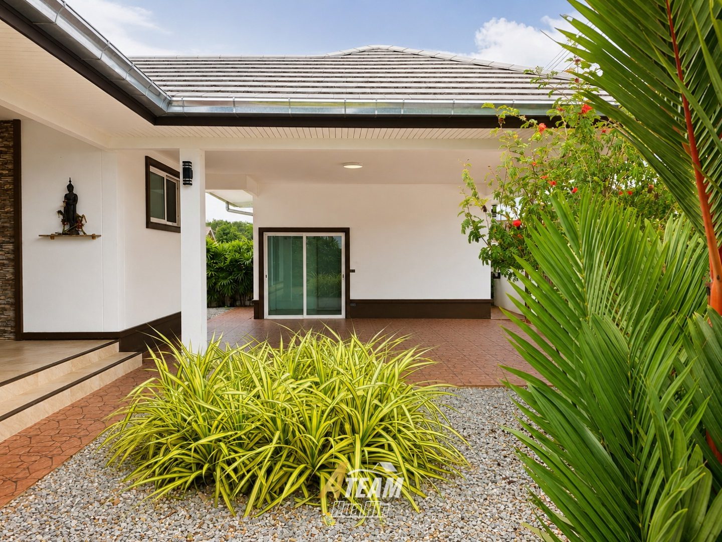 Pet-Friendly 2-Bedroom House, thumbnail 2