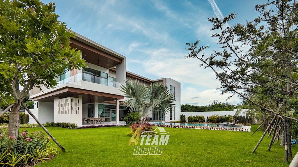Luxury 4-Bedroom Pool Villa Surrounded by Mountains, thumbnail 10
