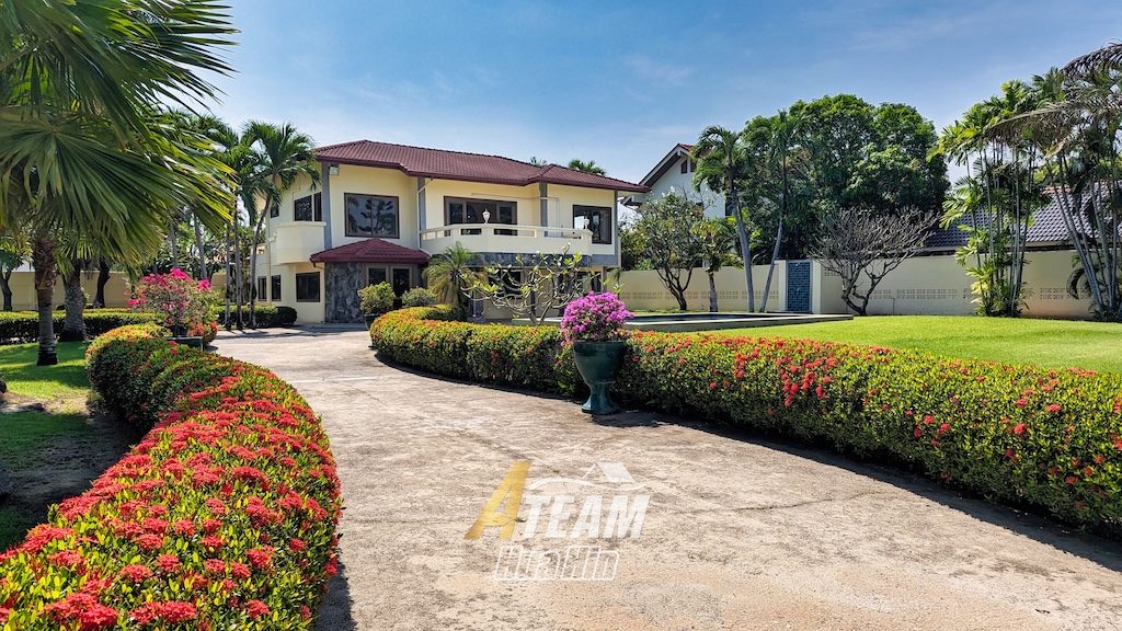 4-Bedroom House for Sale in Hua Hin Center