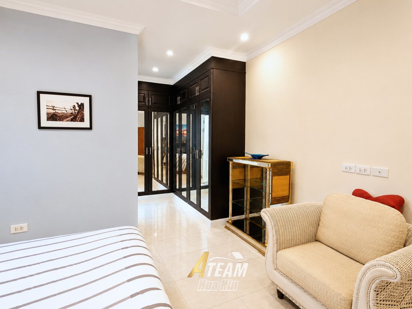 Great Location, Mountain View, Corner Plot pool Villa, thumbnail 10
