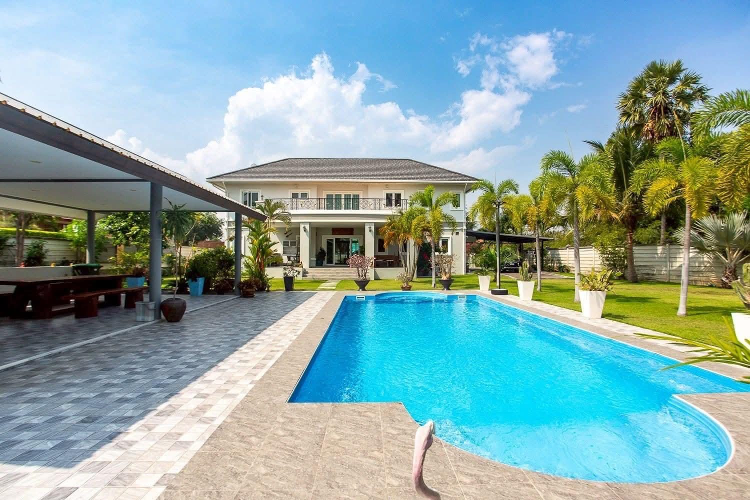 Impressive 7-Bedroom Mansion with Large Saltwater Pool in Cha-Am, thumbnail 5