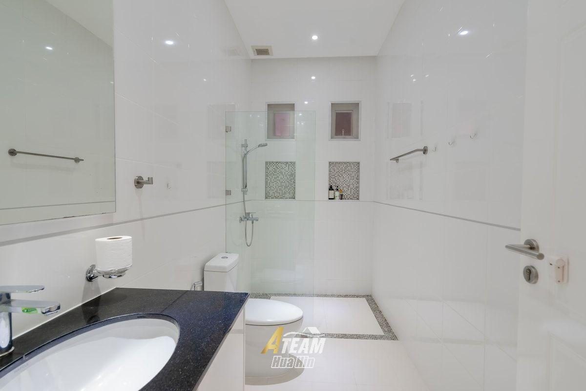 Luxury 3-Bedroom Pool Villa for Sale at Falcon Hill, Soi 102, thumbnail 33