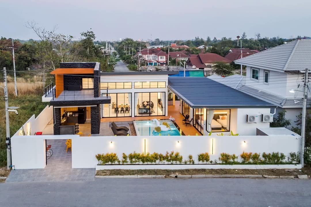 Modern Luxury  5-Bedroom Home – Hua Hin, thumbnail 12