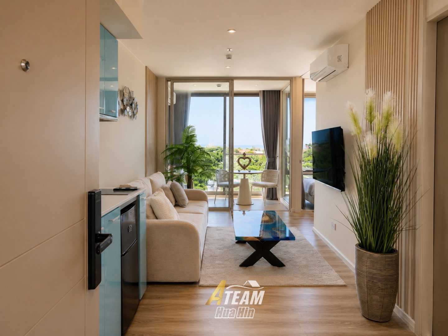 1 Bedroom Plus-Eckwohnung mit Meerblick, Vorschaubild 2