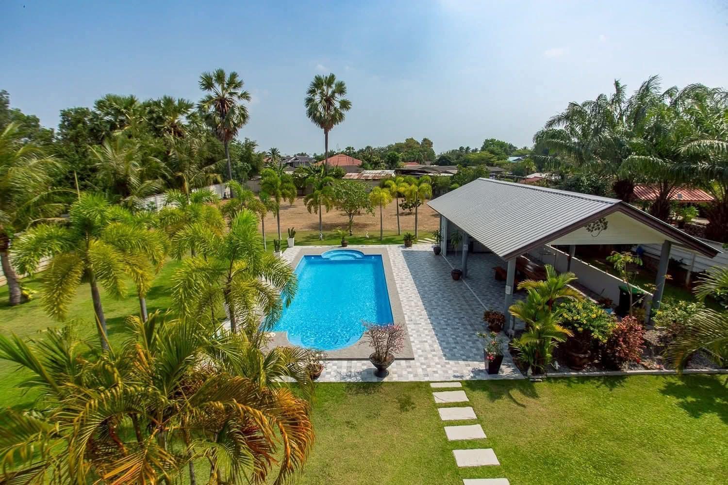 Impressive 7-Bedroom Mansion with Large Saltwater Pool in Cha-Am, thumbnail 7