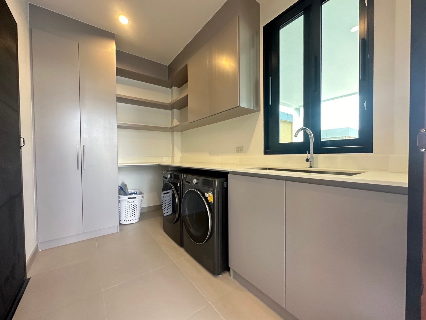 Modern 3-Bedroom Pool Villa Near Soi 102 & Pineapple Valley Golf Club, thumbnail 12