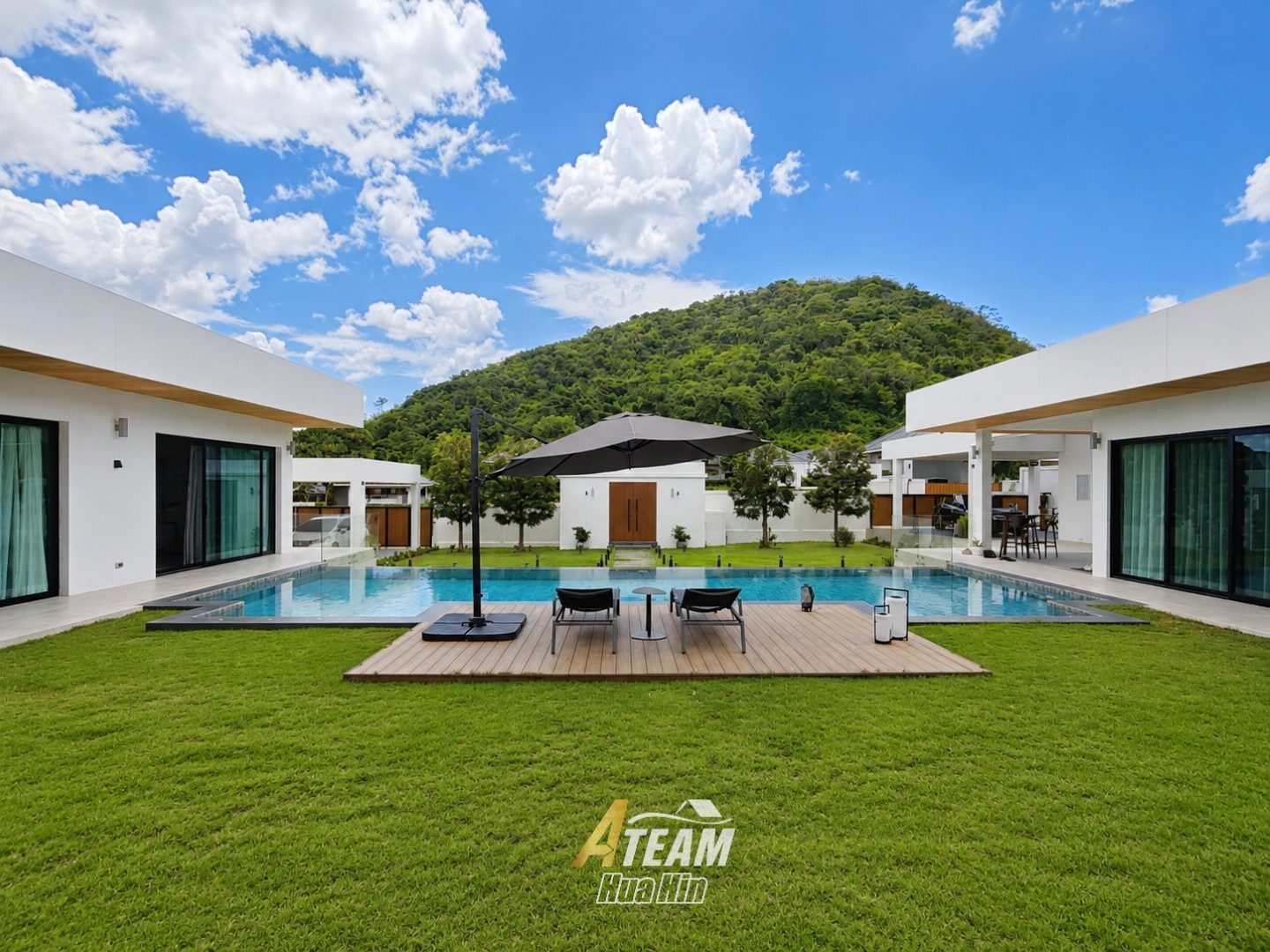 Impressive 5 Bedroom 4 Bathroom luxury pool villa, thumbnail 2
