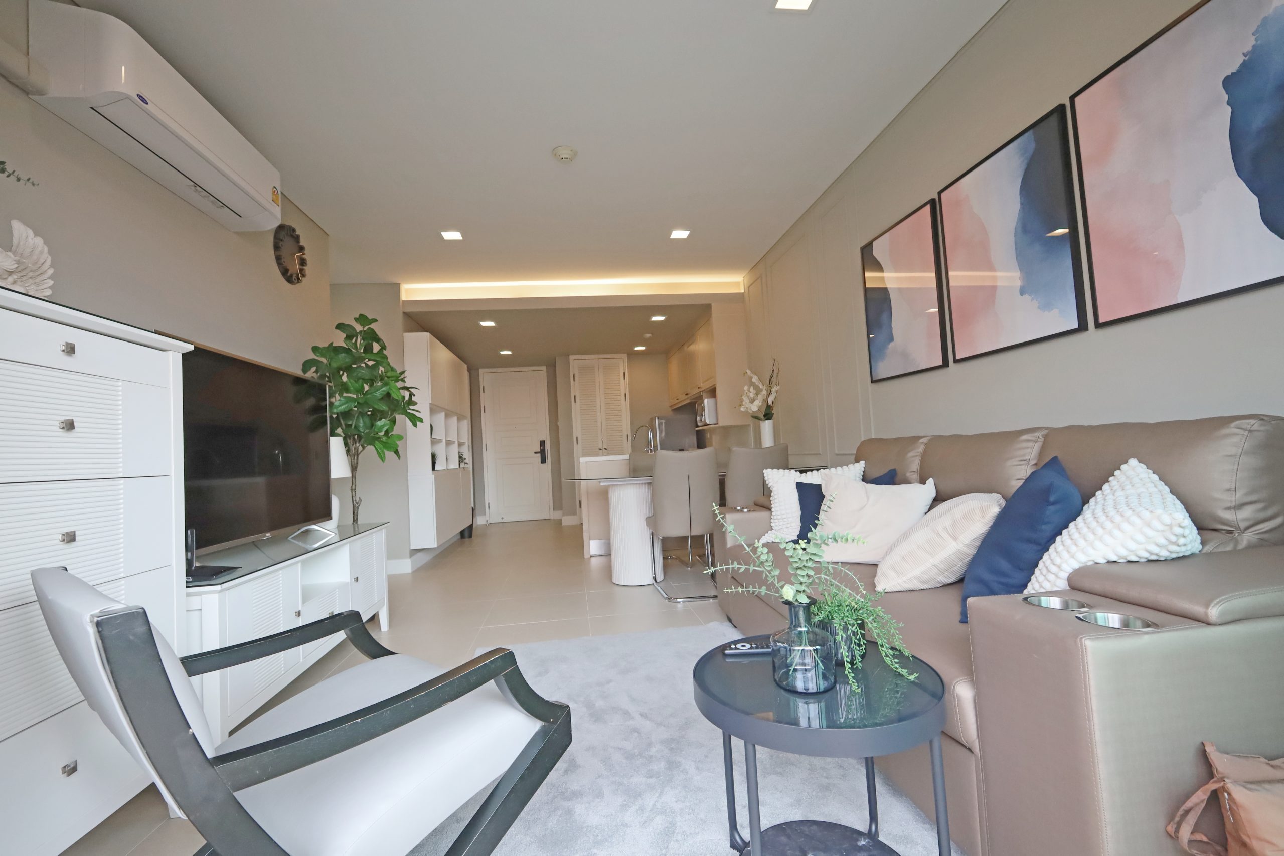 Beachfront 2BR in Marrakesh Residences, thumbnail 11