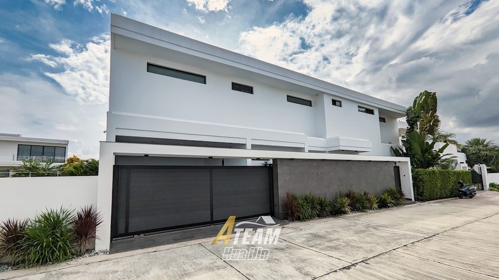 4-Bedroom House for Sale in Thap Thai, thumbnail 3