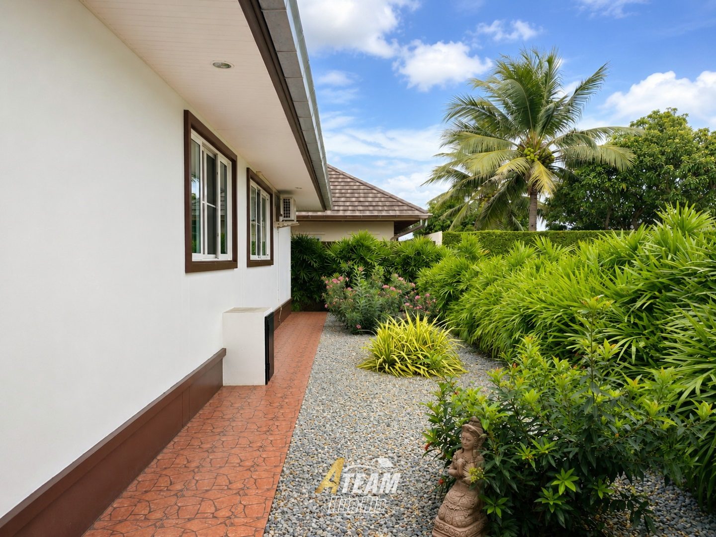 Pet-Friendly 2-Bedroom House, thumbnail 4