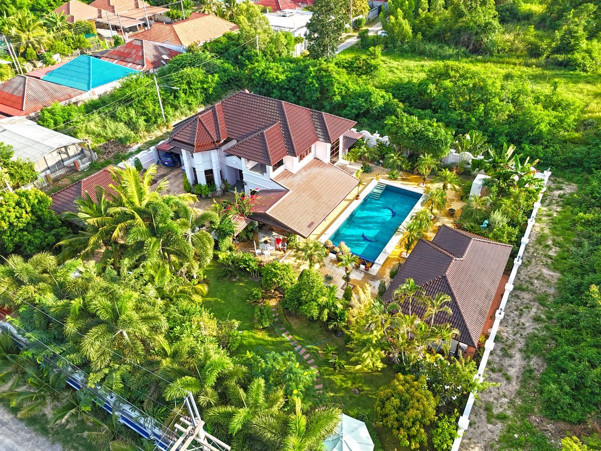 Unique Mansion on 1 Rai with incredible tropical  garden, thumbnail 7