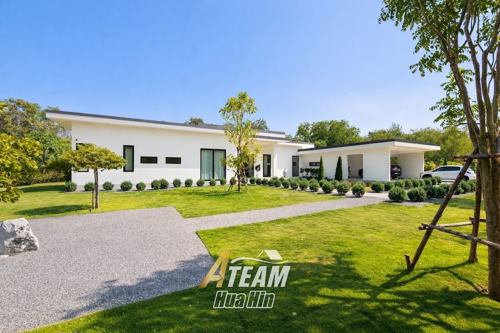Luxury 3-Bedroom Estate with Springfield Golf Course View, thumbnail 3