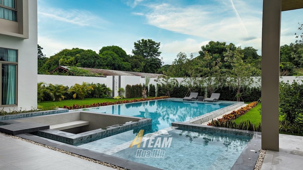 Luxury 4-Bedroom Pool Villa Surrounded by Mountains, thumbnail 6