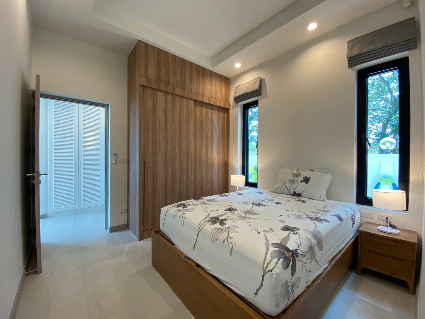 Modern 3-Bedroom Pool Villa Near Soi 102 & Pineapple Valley Golf Club, thumbnail 8