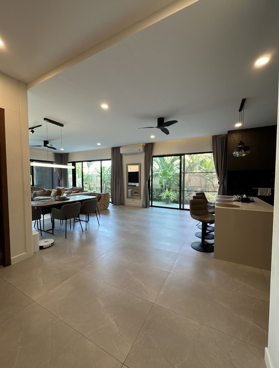 4-Bedroom Lake View Pool Villa, thumbnail 10