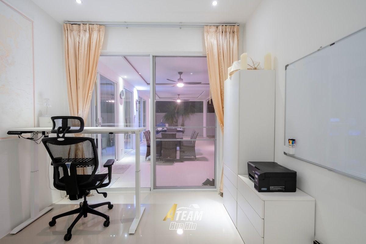 Luxury 3-Bedroom Pool Villa for Sale at Falcon Hill, Soi 102, thumbnail 29