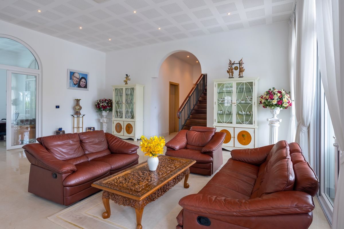 Elegant 6 Bedroom Mansion on a generous Landplot, thumbnail 77