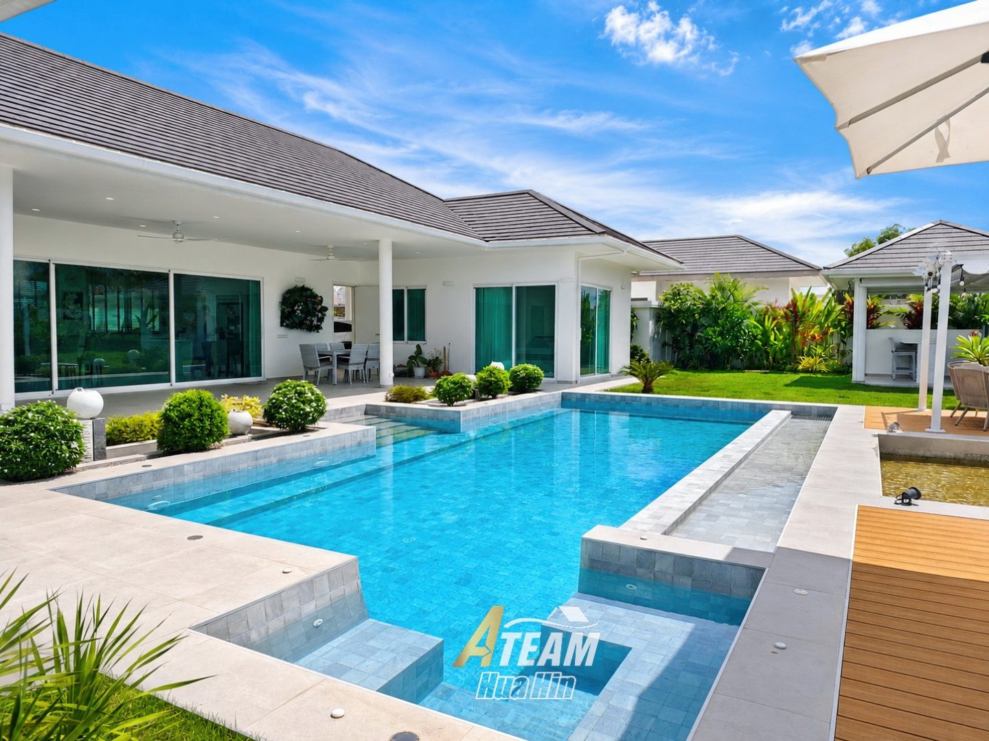 Luxury Villa with Huge Plot and Mountain View, thumbnail 7