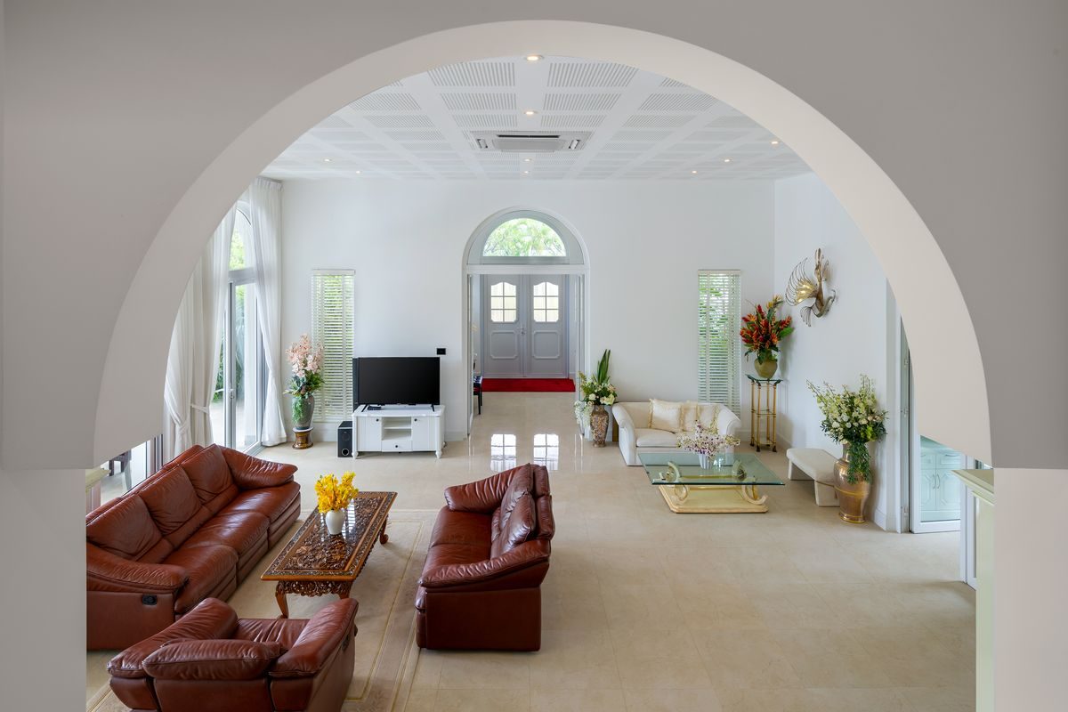 Elegant 6 Bedroom Mansion on a generous Landplot, thumbnail 34