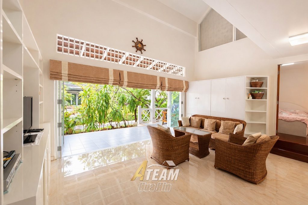 Beachfront Luxury Pool Villa for Sale in Baan Chaliang Lom, thumbnail 2