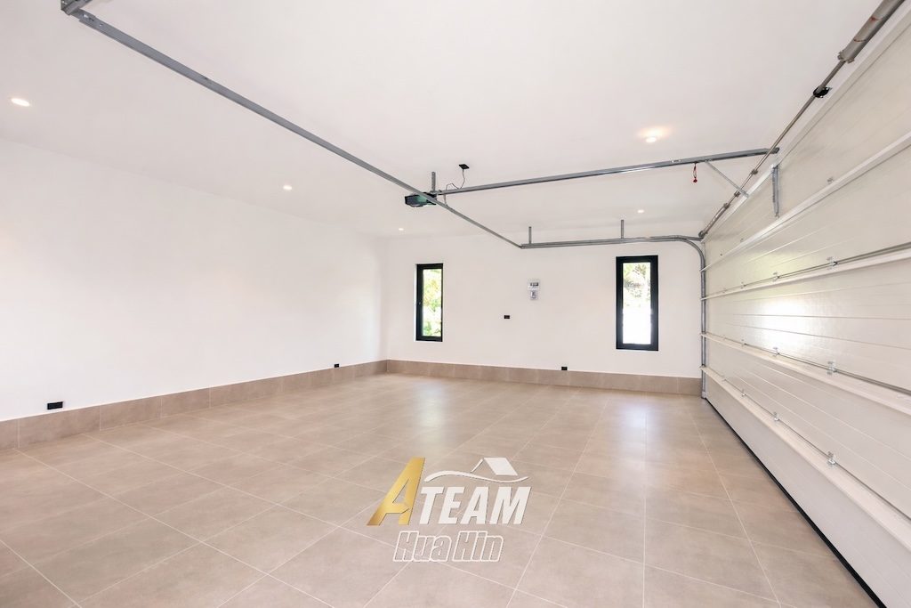 Prestigious 5-Bedroom Pool Villa on 2,622 sqm Prime Land, thumbnail 25
