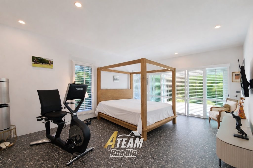Modern 3 Bed 3 Bath Pool Villa at Black Mountain Golf Club, thumbnail 10