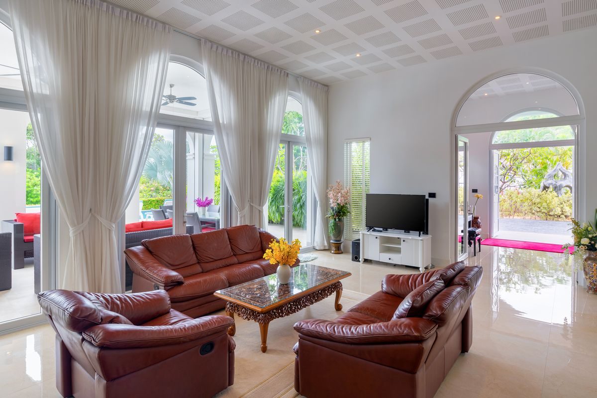 Elegant 6 Bedroom Mansion on a generous Landplot, thumbnail 75