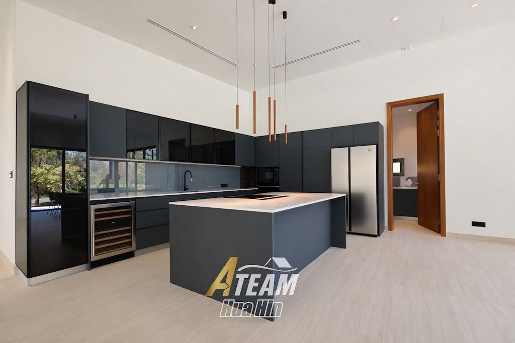 Luxury 3-Bedroom Estate with Springfield Golf Course View, thumbnail 9