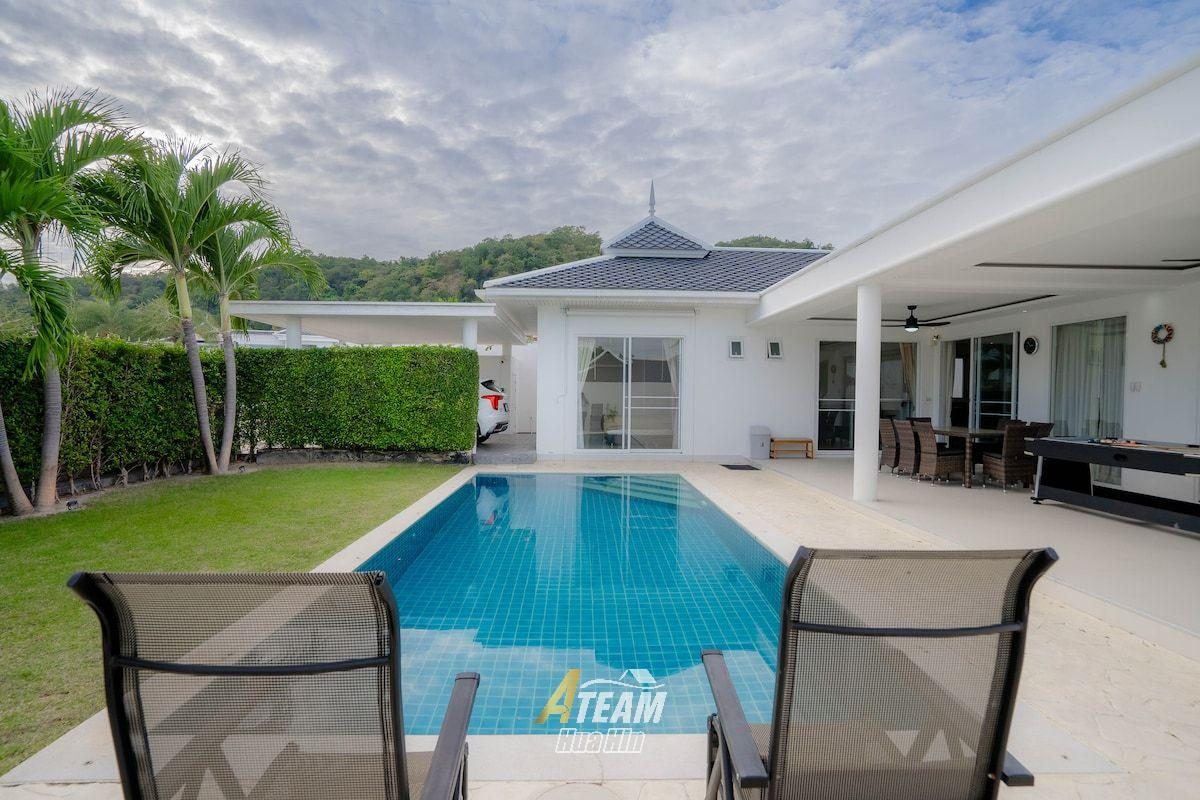 Luxury 3-Bedroom Pool Villa for Sale at Falcon Hill, Soi 102, thumbnail 7