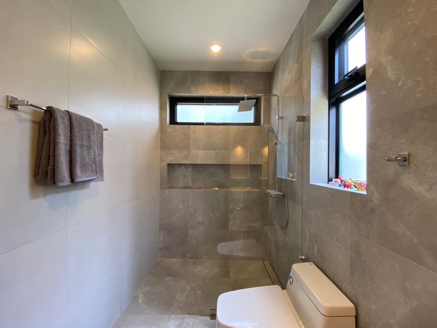 Modern 3-Bedroom Pool Villa Near Soi 102 & Pineapple Valley Golf Club, thumbnail 9