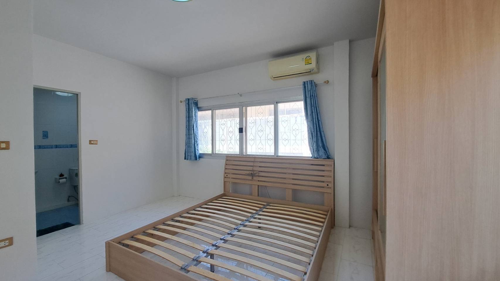 Spacious 3-Bedroom House for Sale in Hua Hin Soi 2, thumbnail 14